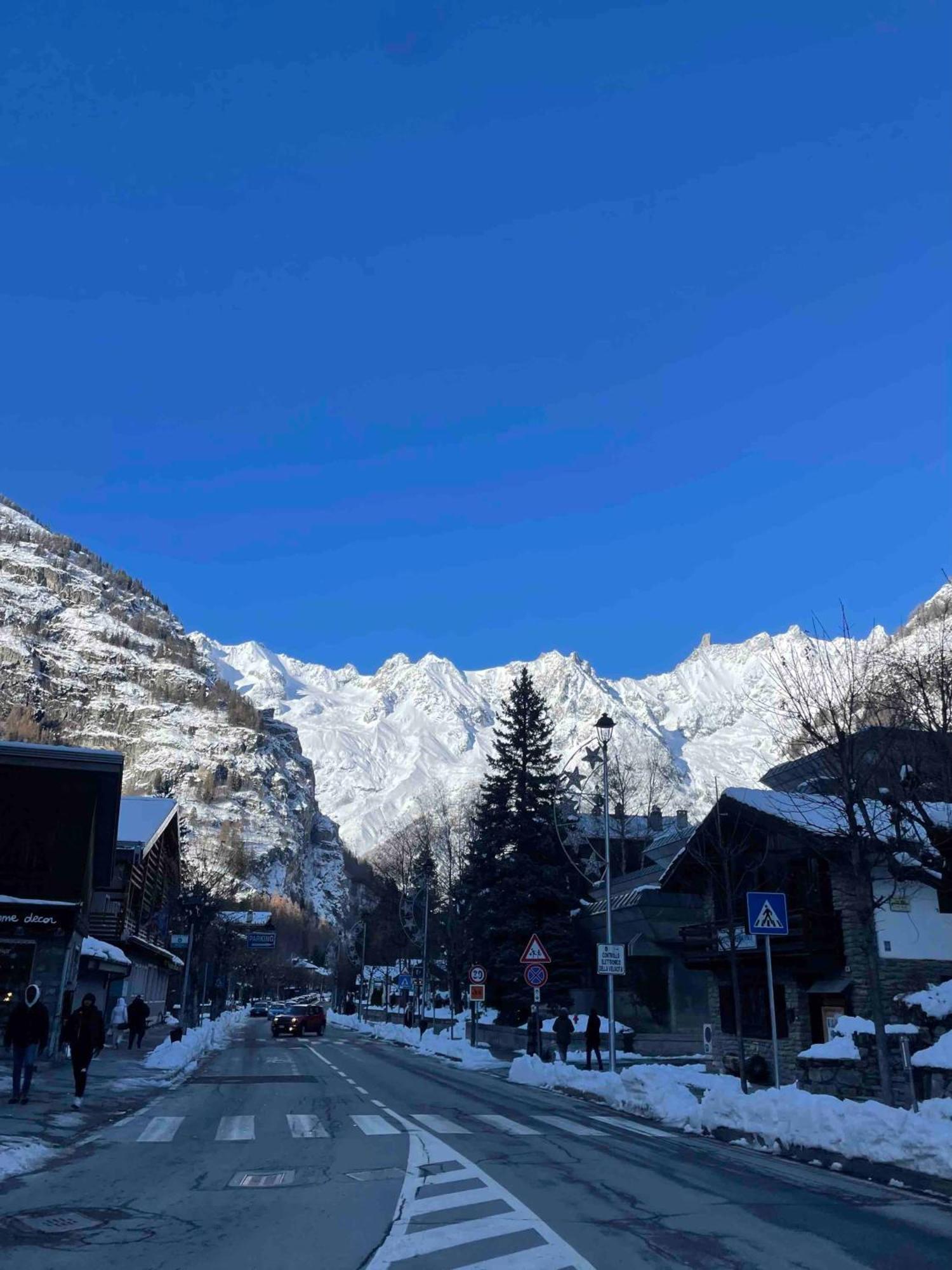 Chalet Mont Blanc De Courmayeur Exterior photo