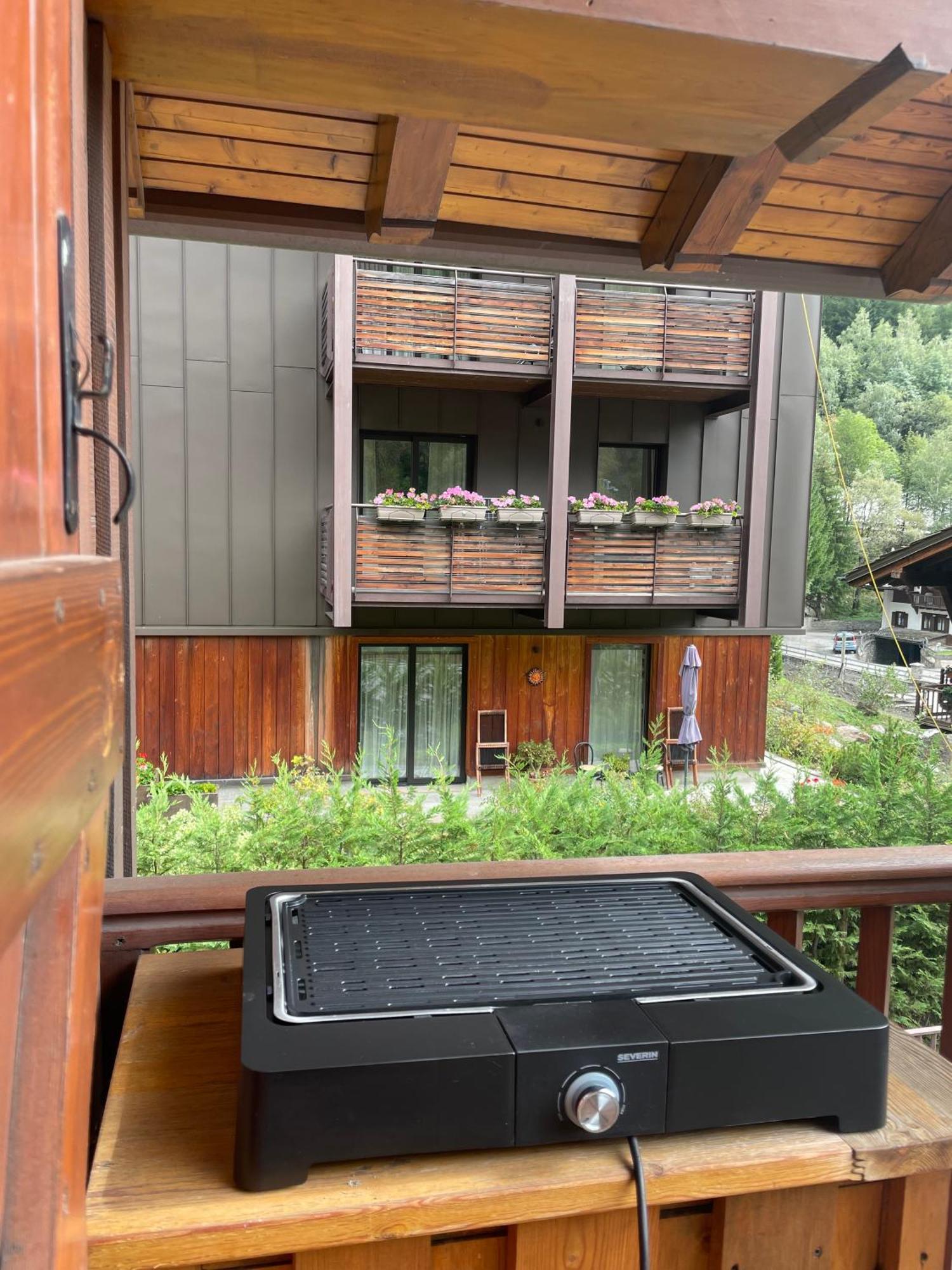 Chalet Mont Blanc De Courmayeur Exterior photo
