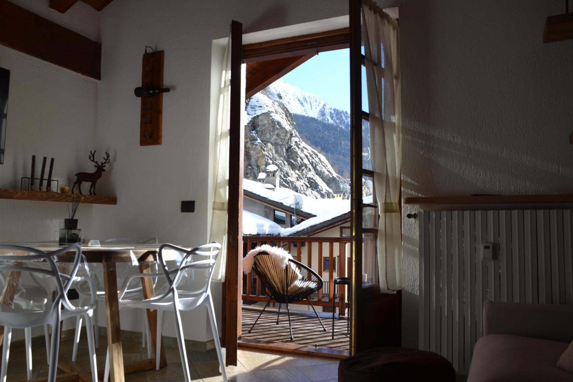 Chalet Mont Blanc De Courmayeur Exterior photo