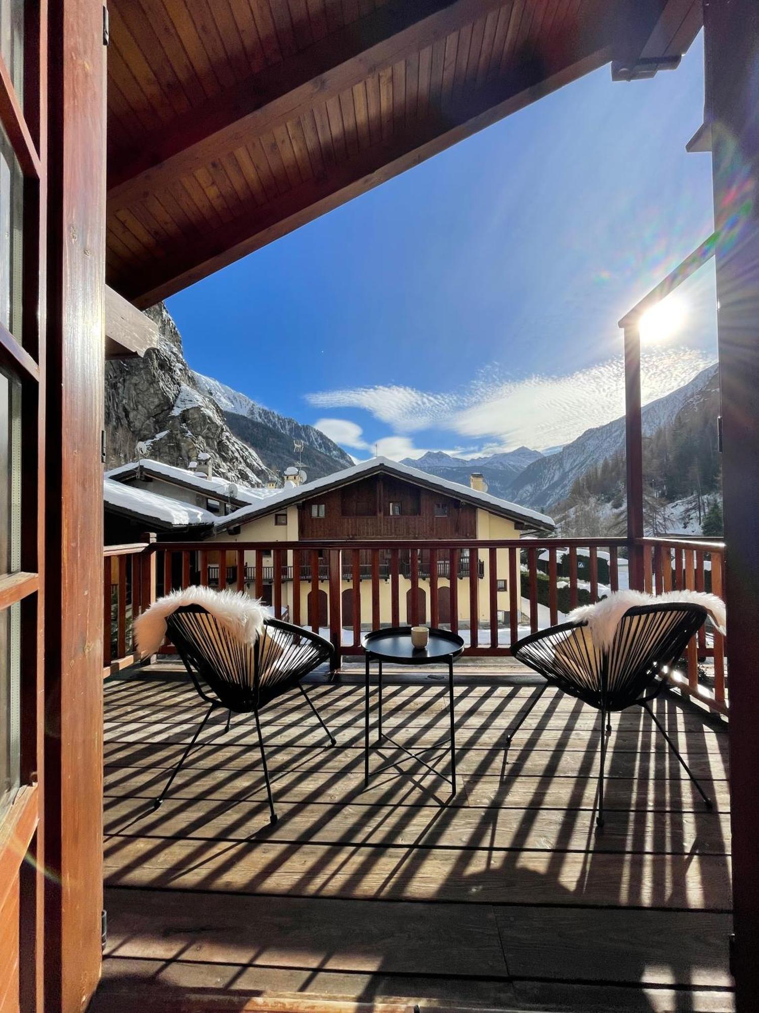 Chalet Mont Blanc De Courmayeur Exterior photo